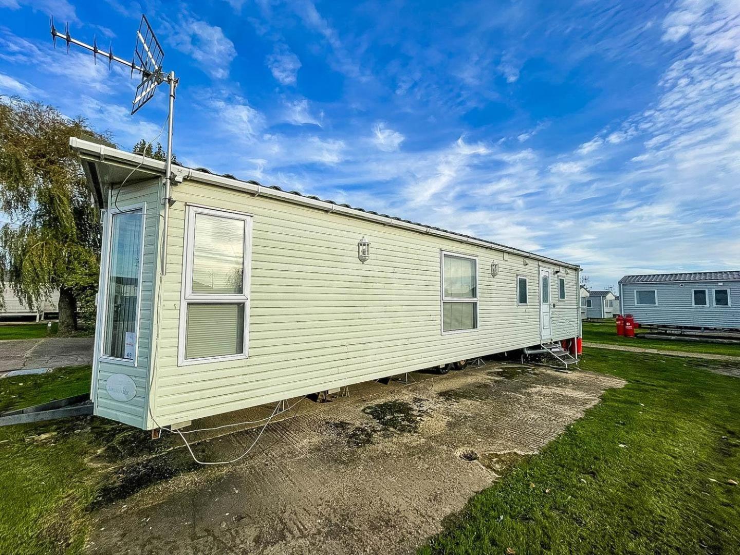 6 Berth Caravan For Hire At Seawick Holiday Park In Clacton-On-Sea Ref 27049Sw Bagian luar foto