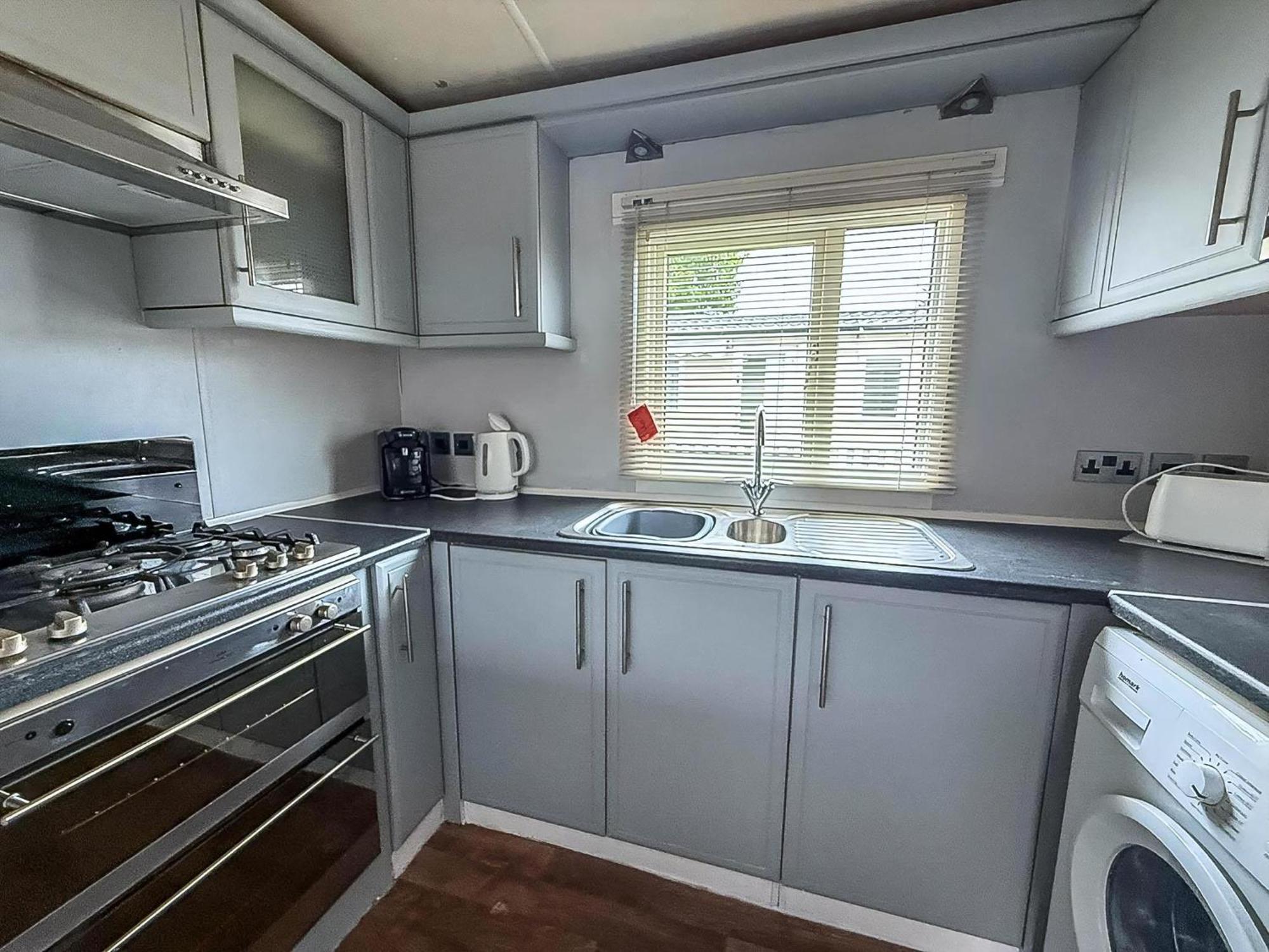 6 Berth Caravan For Hire At Seawick Holiday Park In Clacton-On-Sea Ref 27049Sw Bagian luar foto